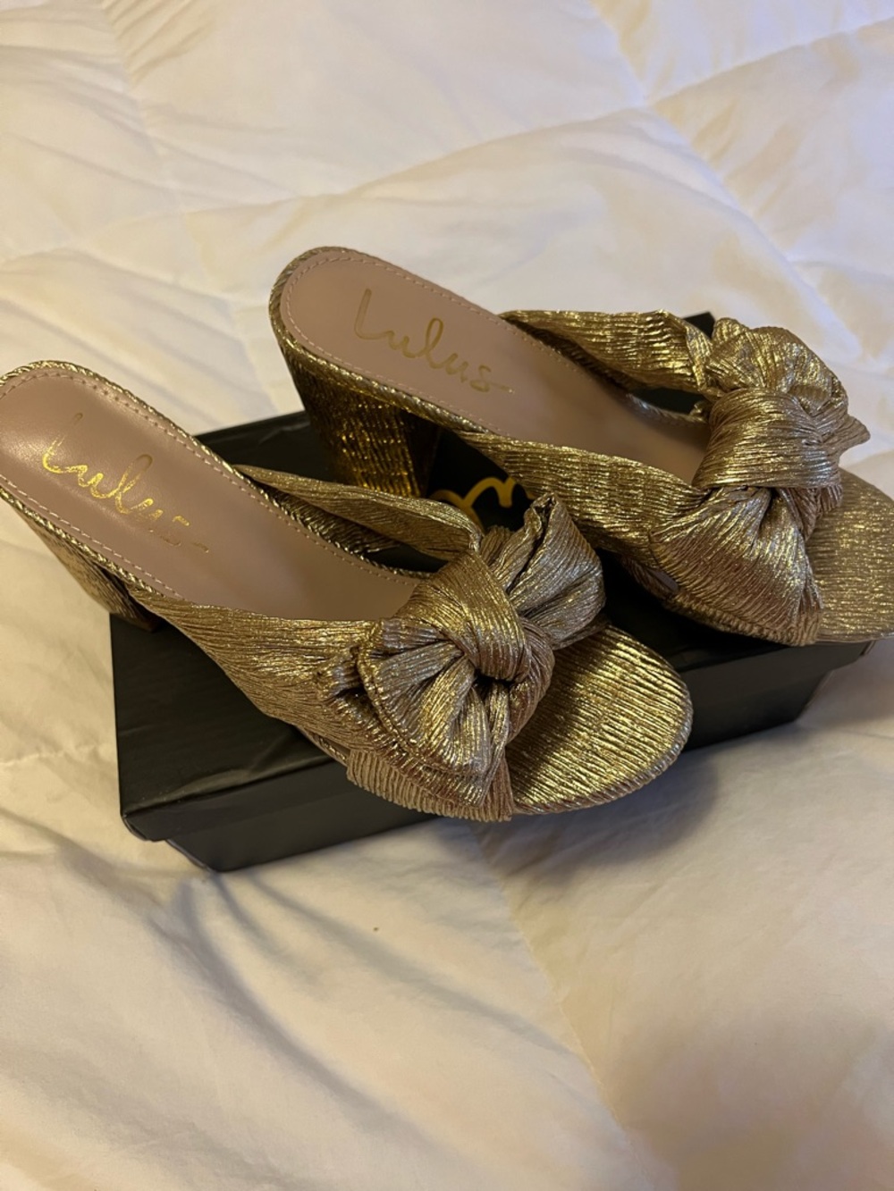Lulus Dorothea Gold Bow Block Heel Mules/Sandals - Picture 5 of 8